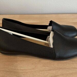 NEW Women's 12 Sage Black Slip-on Closed Toe Faux Leather Comfort Foam Sandals